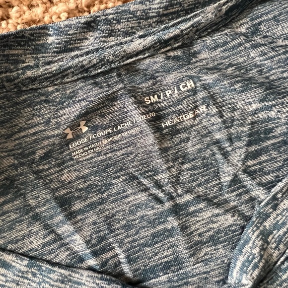 Ladies Under Armour long sleeved workout top - Picture 2 of 4